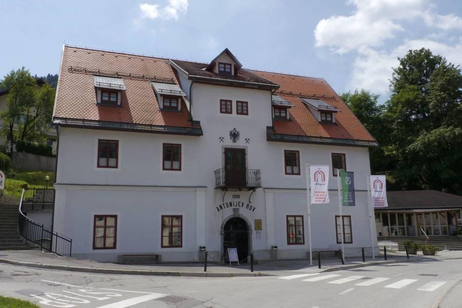 Guesthouse Barbara Idrija Exterior foto